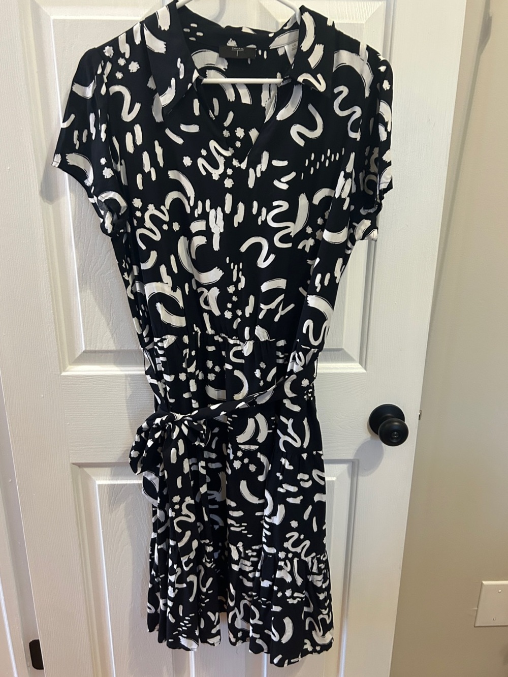 T Tahari Black & White Abstract Print Midi Dress with Self-Tie Waist